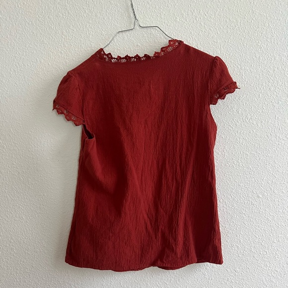 SHEIN guipure lace trim solid blouse - Picture 4 of 4